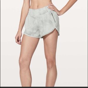 Lululemon tracker shorts